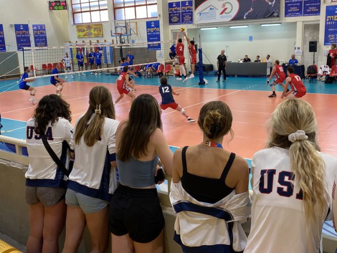Games-USA Volleyball Fans