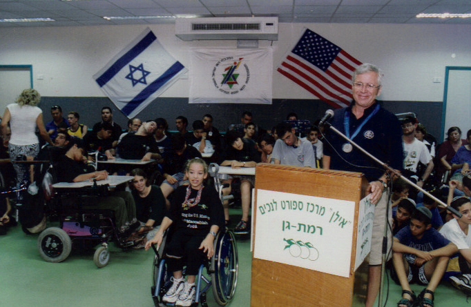 bob speaking at center for the disabled israel