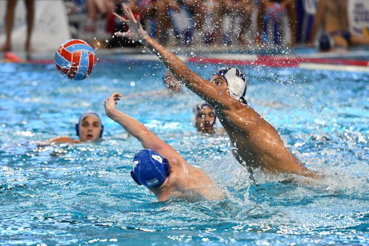 U19 Water Polo great defense arm Dahan outstretched DSC_3522 (1)