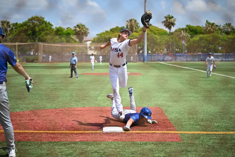 U19 baseball great leaping catch by first baseman DCS_0067